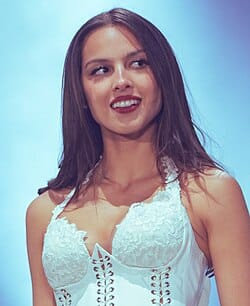 Olivia Rodrigo Biography: Age, Net Worth 2026, Height, Boyfriend, Albums, Grammy Awards & Career