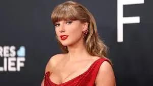 Taylor Swift Biography: Age, Net Worth 2026, Height, Husband, Eras Tour, Grammy Awards & Career