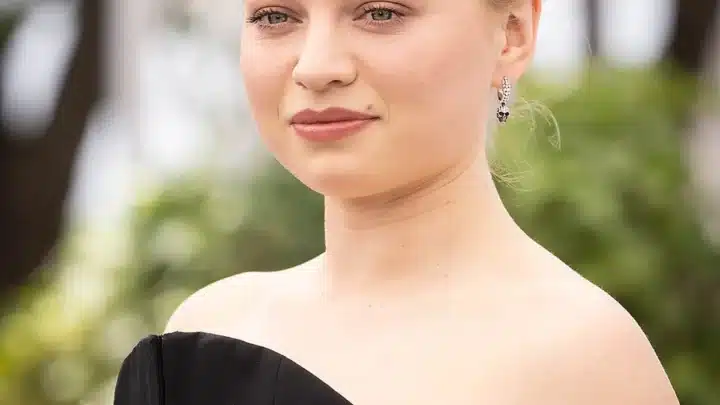 Mia Threapleton: Kate Winslet’s Daughter Forges Her Own Acting Path