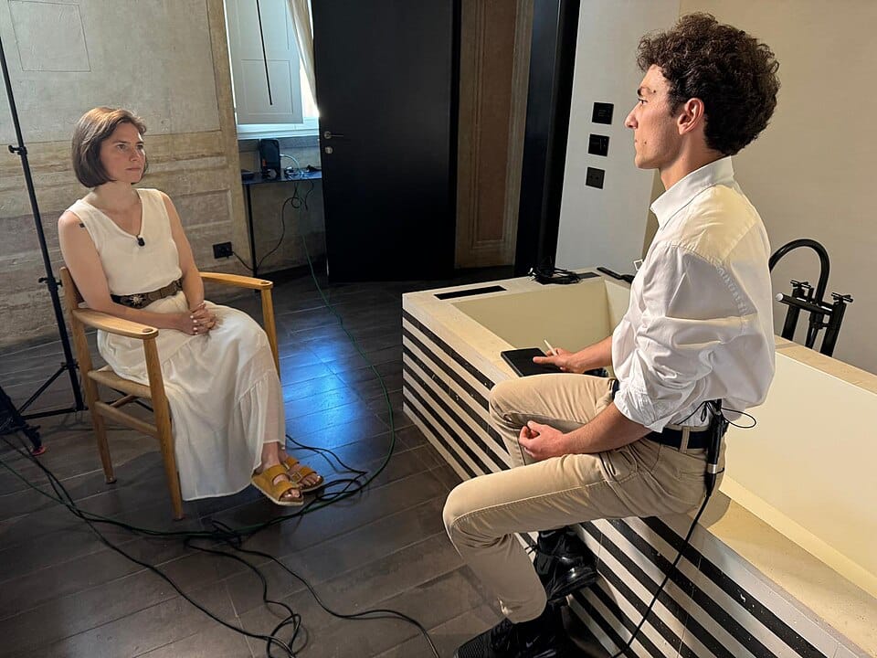 Amanda Knox: Beyond the Trial — Life, Career vs $2.5M 2026 Wealth Comparison