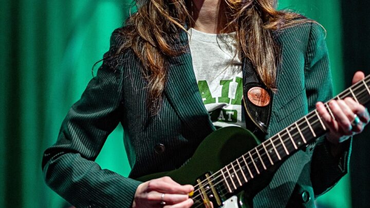 Gracie Abrams vs Clairo Brand Value and NIL Valuation 2026: Personal Brand Worth & Marketability Analysis