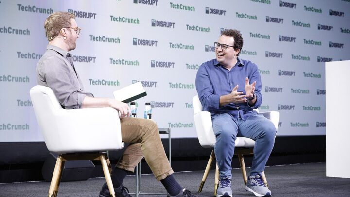 Dario Amodei vs Sam Altman Residuals vs Upfront Pay 2026: Passive Income vs Active Earnings Breakdown