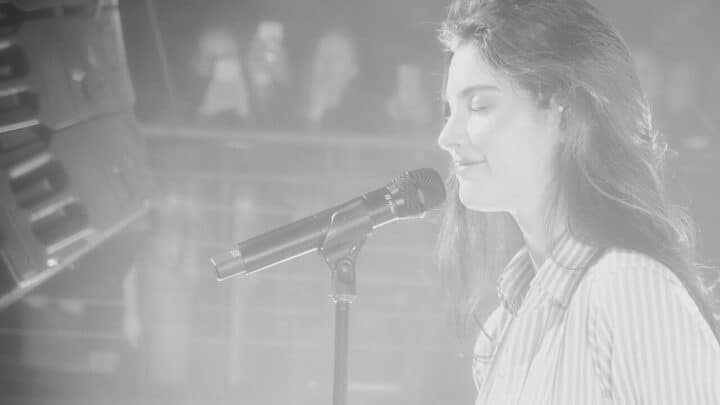 Gracie Abrams Net Worth: What the Singer-Songwriter Has Earned So Far