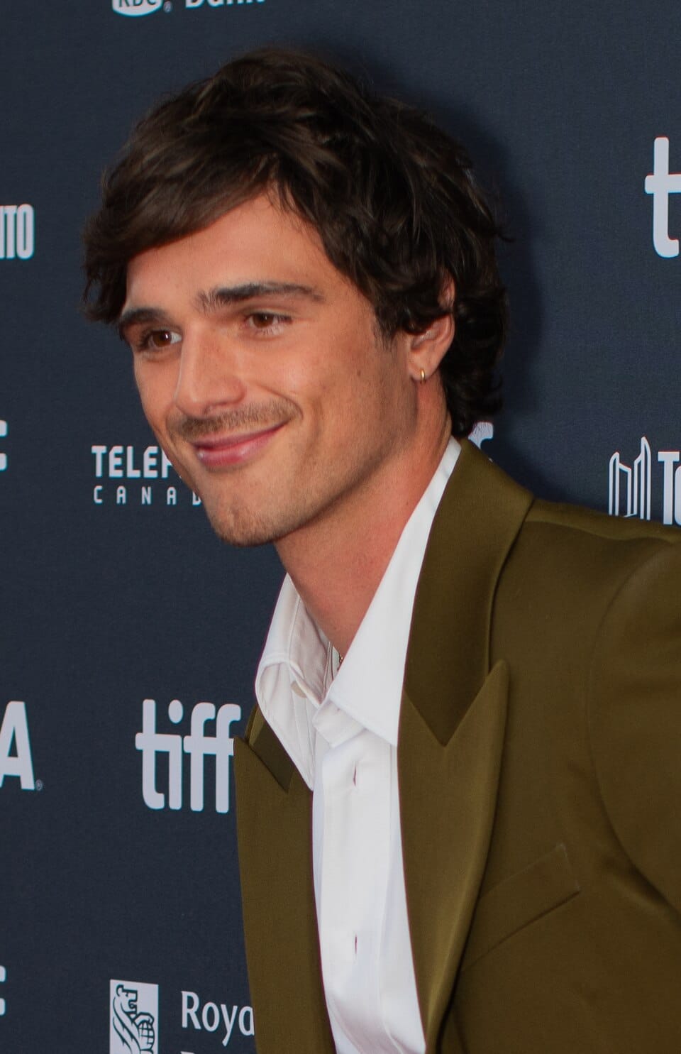 Jacob Elordi vs 2026 Wealth Comparison