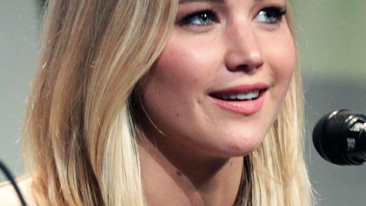 Jennifer Lawrence vs Emma Stone Salary and Endorsement Deals 2026: Income Sources, Contracts & Brand Partnerships Compared