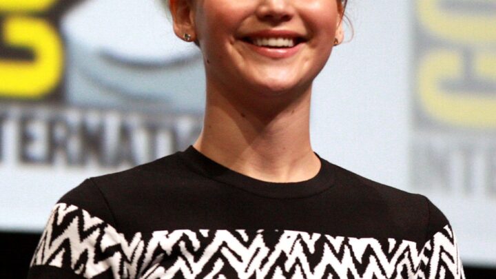 Jennifer Lawrence vs Emma Stone Residuals vs Upfront Pay 2026: Passive Income vs Active Earnings Breakdown