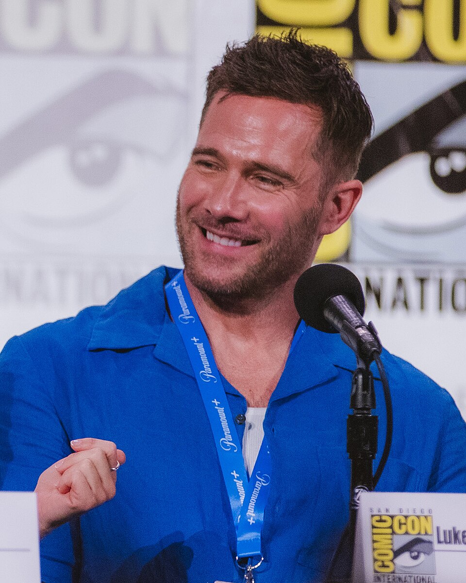 Luke Macfarlane 2026 Financial Profile