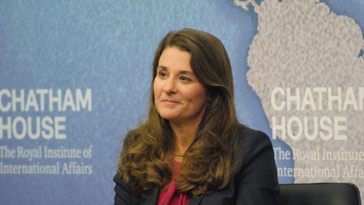Melinda Gates vs Mackenzie Scott Lifestyle and Private Jet Assets 2026: Luxury Living, Travel & High-End Lifestyle Compared
