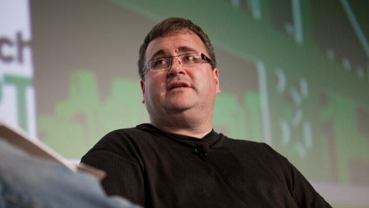 Peter Thiel vs Reid Hoffman Net Worth 2026: Complete Wealth Breakdown & Financial Comparison