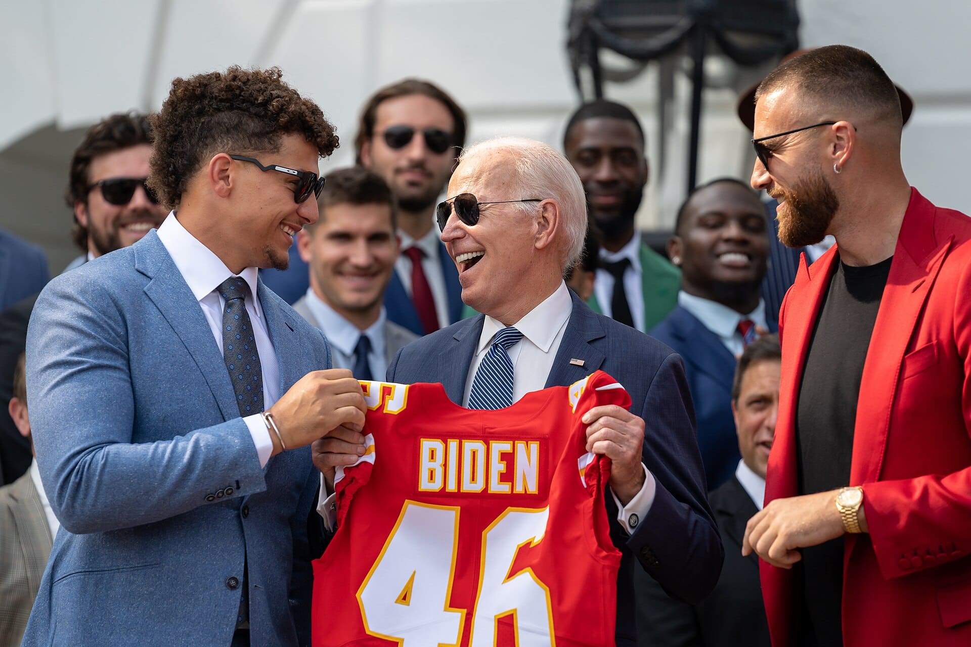 Travis Kelce s - Net Worth amp Earnings Box