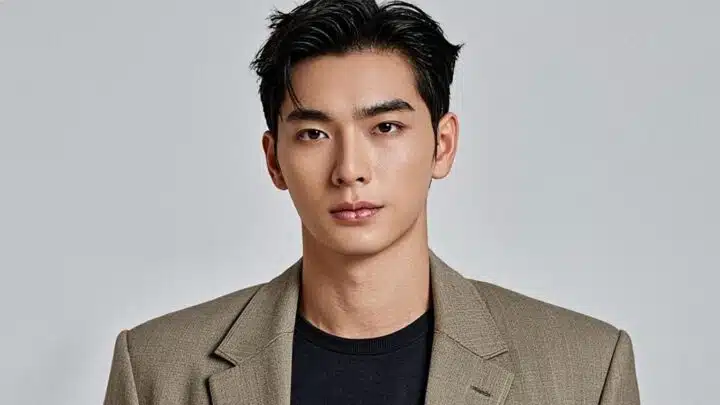 The Dating History of Cha Eun Woo: Girlfriends & Romance