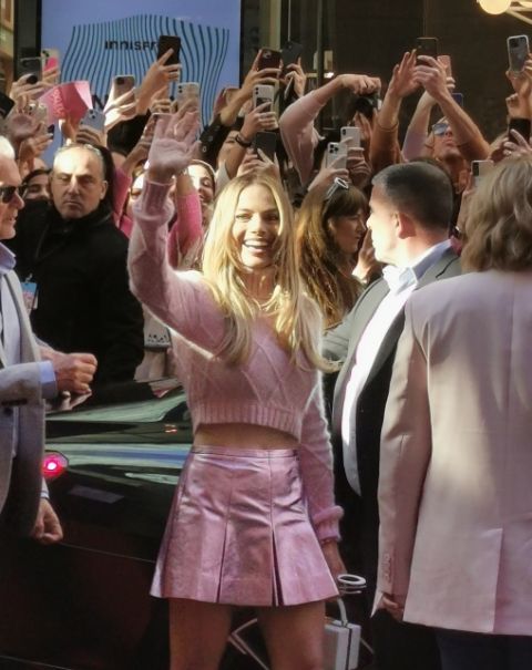 Meet Margot Robbie’s Husband: Background, Wedding & Married Life