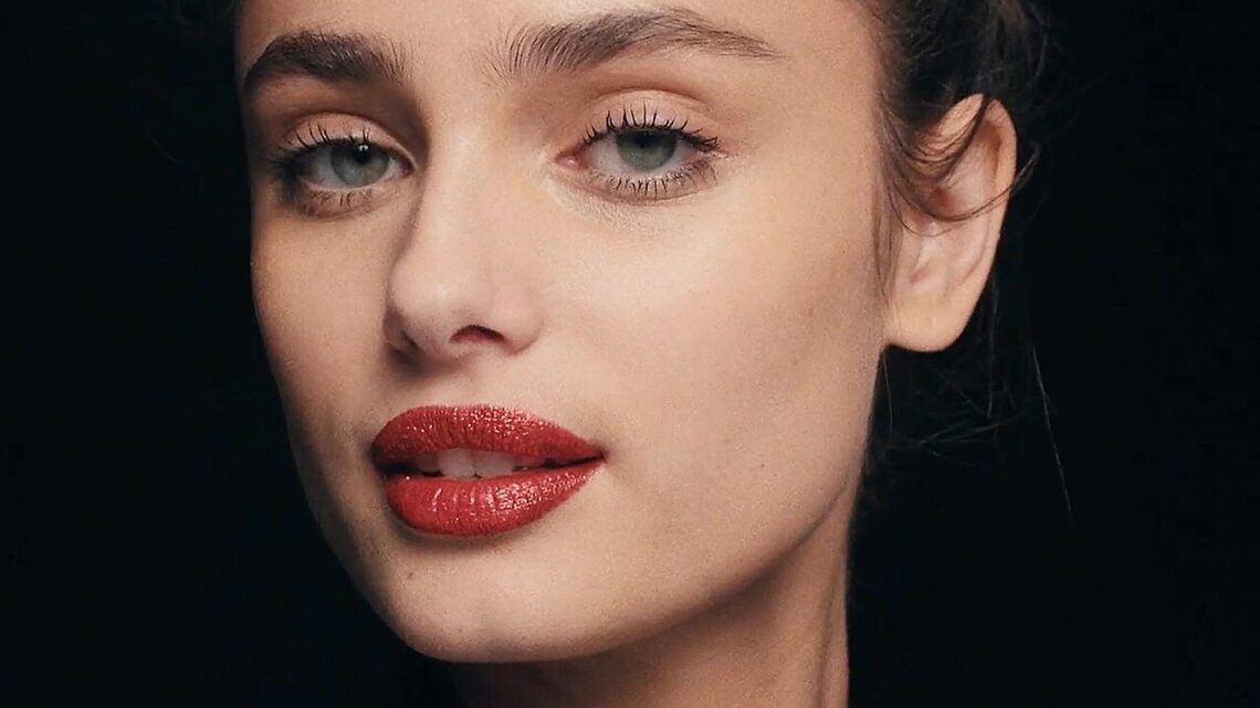 Taylor Hill’s Height — Victoria’s Secret Angel Stats