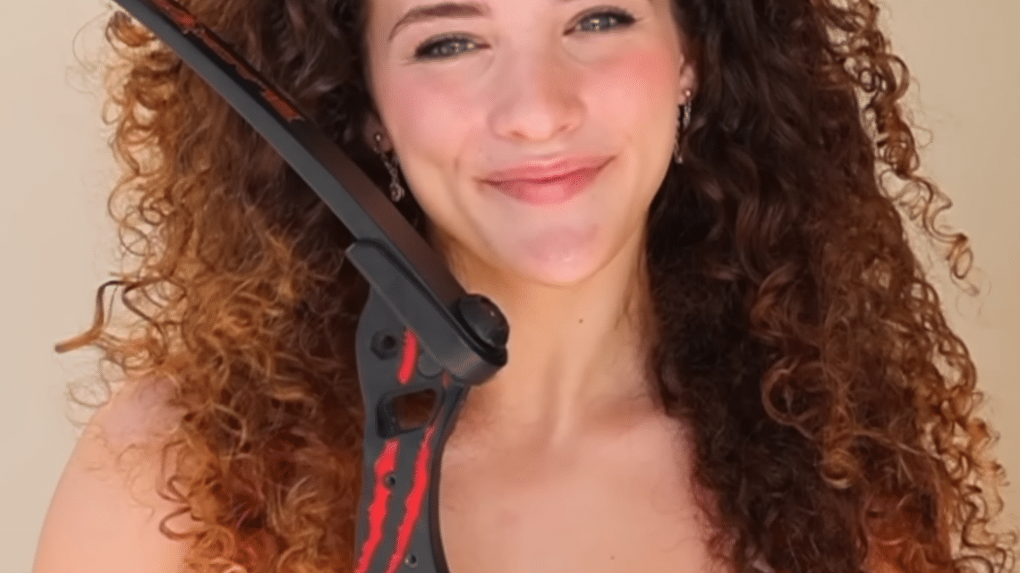 Sofie Dossi’s Age: The Contortionist Who Went Viral Before 18