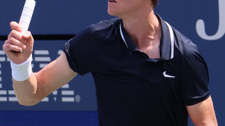 Jannik Sinner’s Parents: A Skiing Family That Produced a Tennis Champion